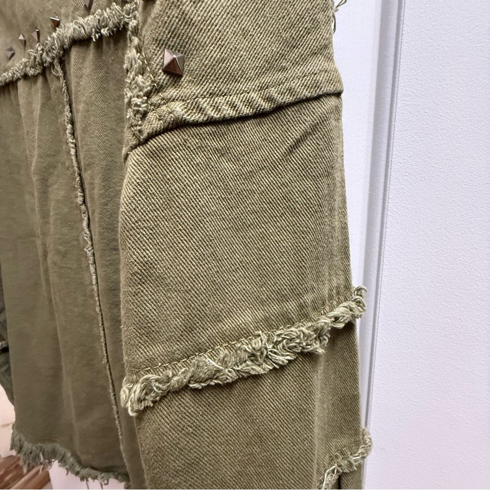Blue B Collection Studded Distressed Jean Jacket Medium Excellent Condition - Picture 11 of 11
